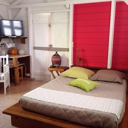 Charmant Bungalow Un P'Tit Coin De Paradis Saint-Francois  Ngoại thất bức ảnh