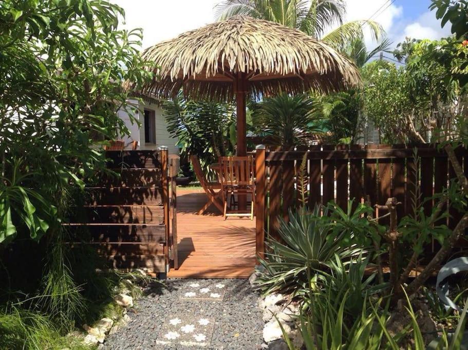 Charmant Bungalow Un P'Tit Coin De Paradis Saint-Francois  Ngoại thất bức ảnh