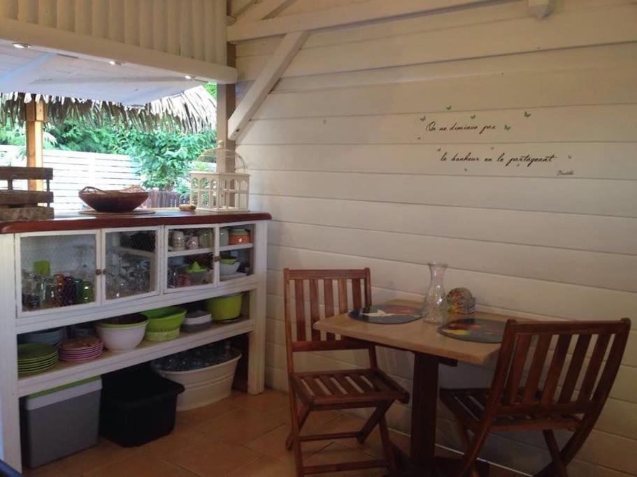 Charmant Bungalow Un P'Tit Coin De Paradis Saint-Francois  Ngoại thất bức ảnh